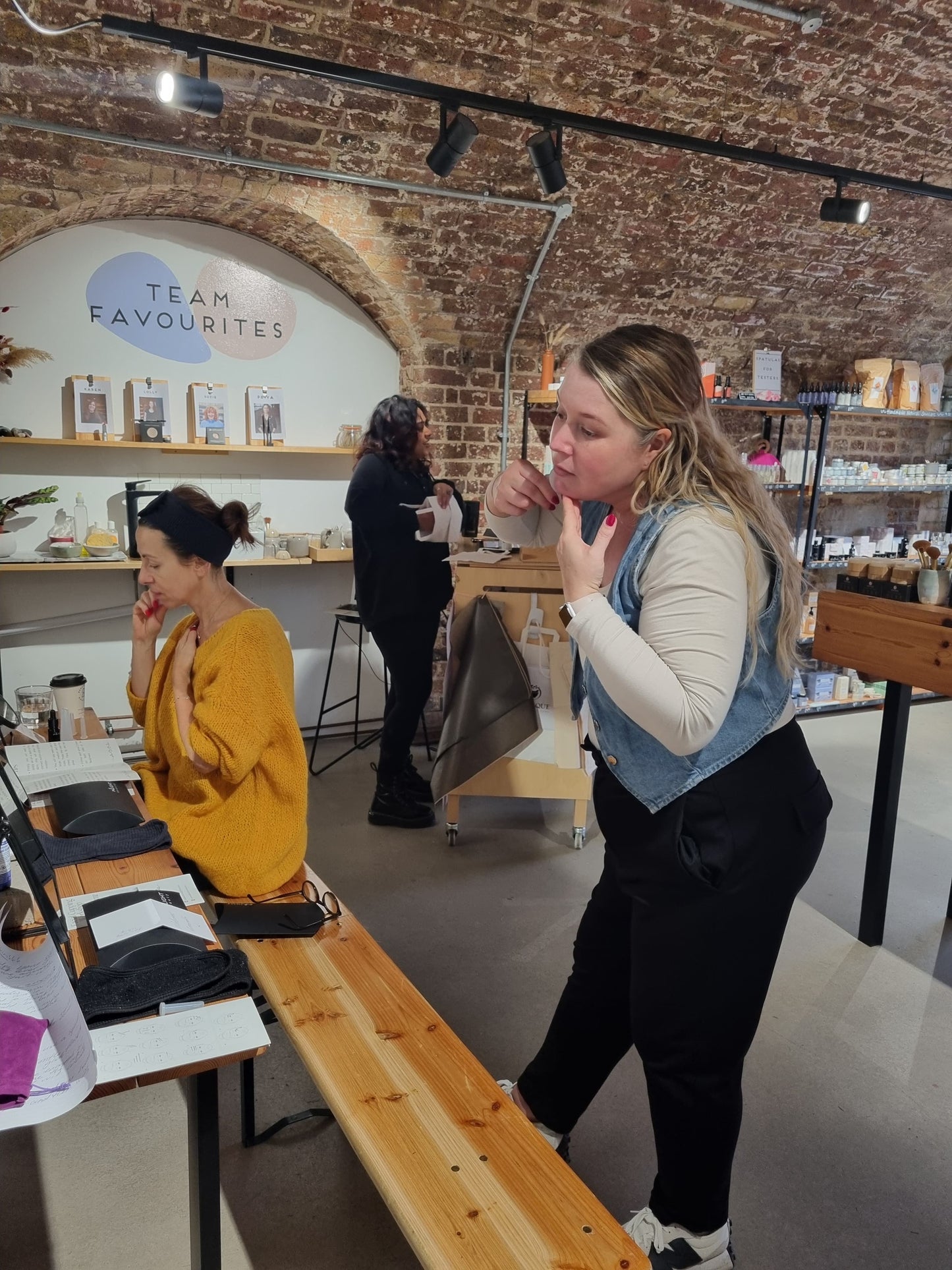 pippa from all about mumz demonstrating how to use facial cups and the blomma beauty and inlight beauty workshop in london