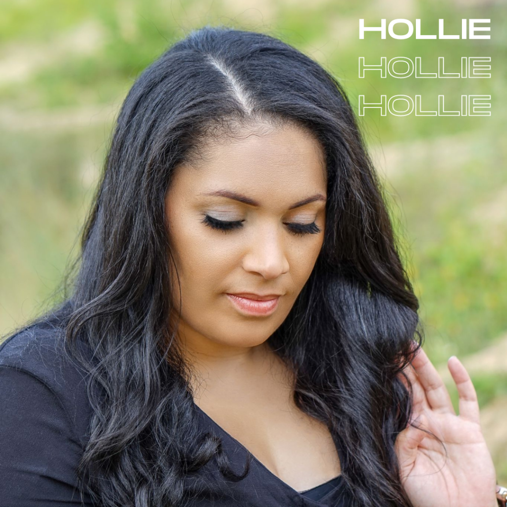 Image of woman modelling the Bomonde mineral foundation in shade Hollie